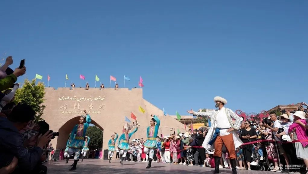 又100輛!宇通高端旅游客車再次批量交付新疆 又100輛!宇通高端旅游客車再次批量交付新疆